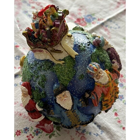 Vintage CHRISTOPHER RADKO "Santas Around the World" Holiday Christmas Ornament - Picture 3 of 6